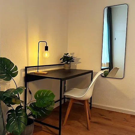 60qm In Zentral Gelegen Mit Hohen Decken - Beuys -